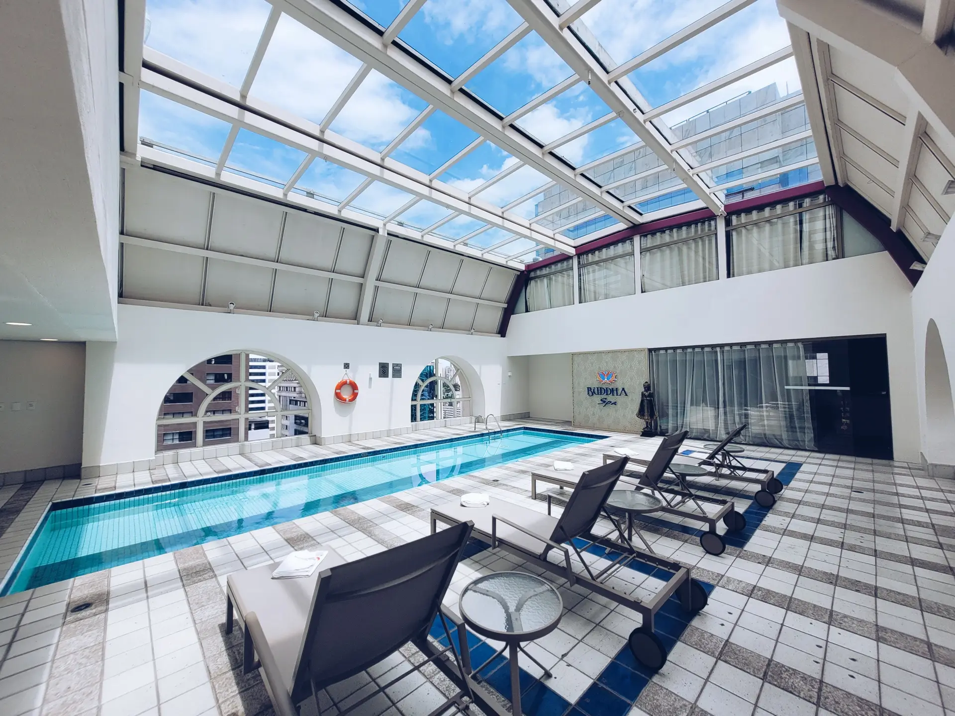 Wellness spa and pool